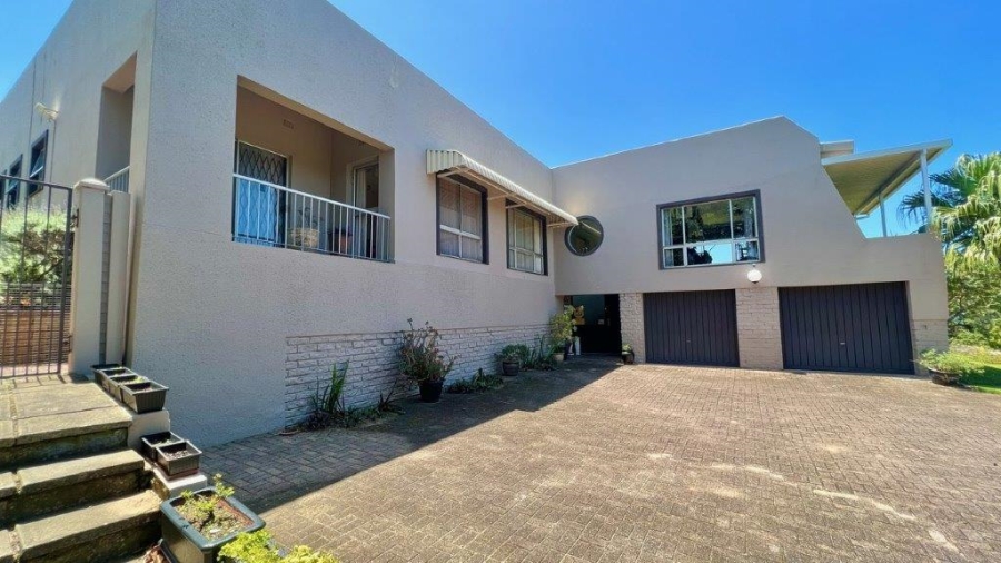 4 Bedroom Property for Sale in Uvongo KwaZulu-Natal