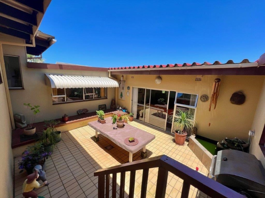 4 Bedroom Property for Sale in Uvongo KwaZulu-Natal