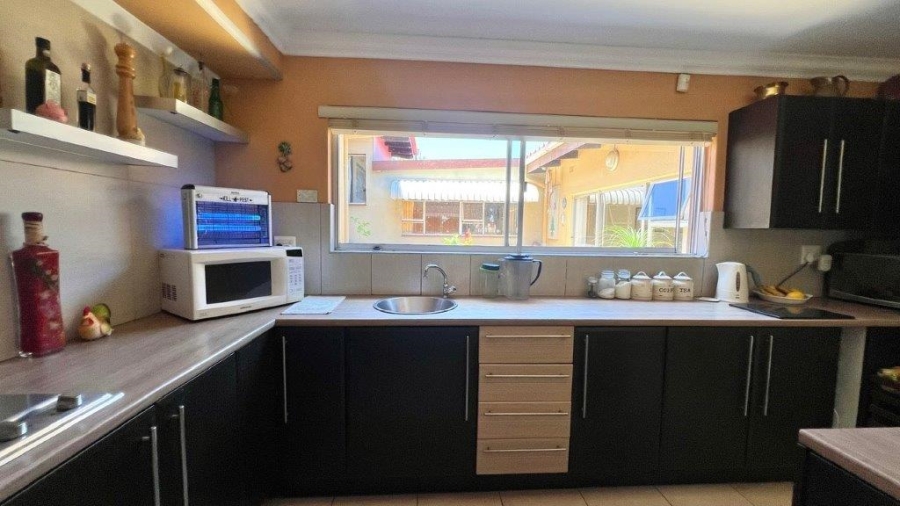 4 Bedroom Property for Sale in Uvongo KwaZulu-Natal