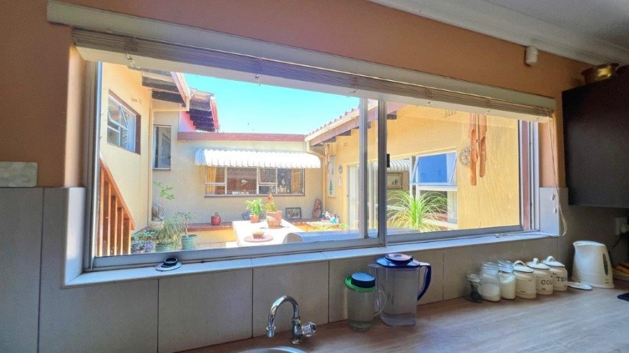 4 Bedroom Property for Sale in Uvongo KwaZulu-Natal