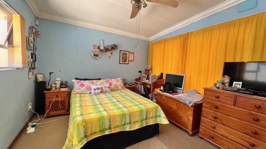 4 Bedroom Property for Sale in Uvongo KwaZulu-Natal