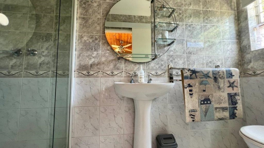 4 Bedroom Property for Sale in Uvongo KwaZulu-Natal