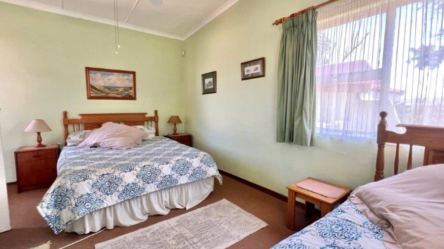 4 Bedroom Property for Sale in Uvongo KwaZulu-Natal