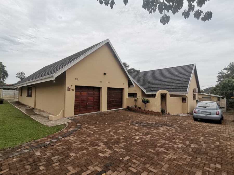 To Let 6 Bedroom Property for Rent in Margate KwaZulu-Natal