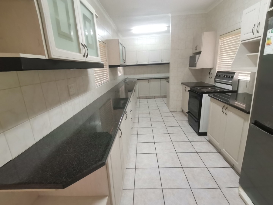 To Let 6 Bedroom Property for Rent in Margate KwaZulu-Natal