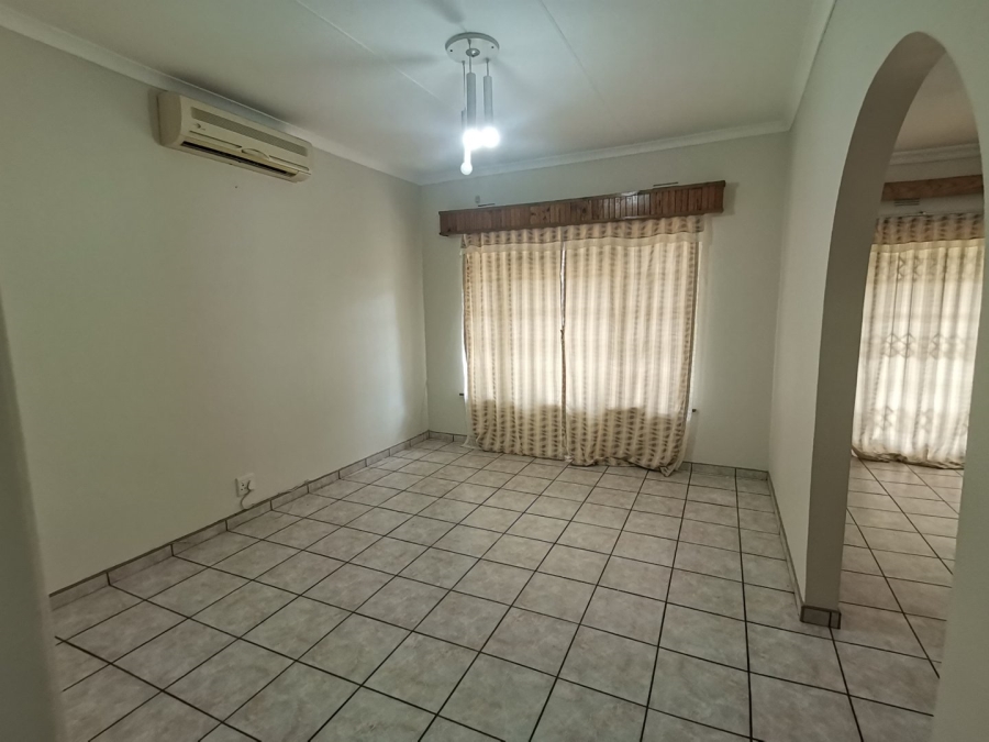To Let 6 Bedroom Property for Rent in Margate KwaZulu-Natal