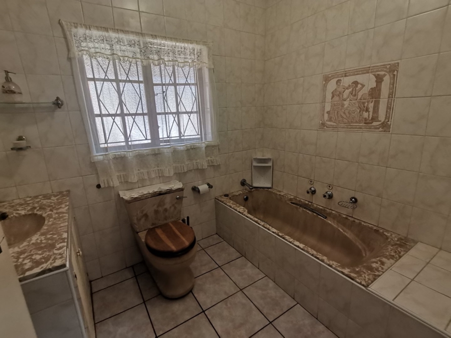 To Let 6 Bedroom Property for Rent in Margate KwaZulu-Natal