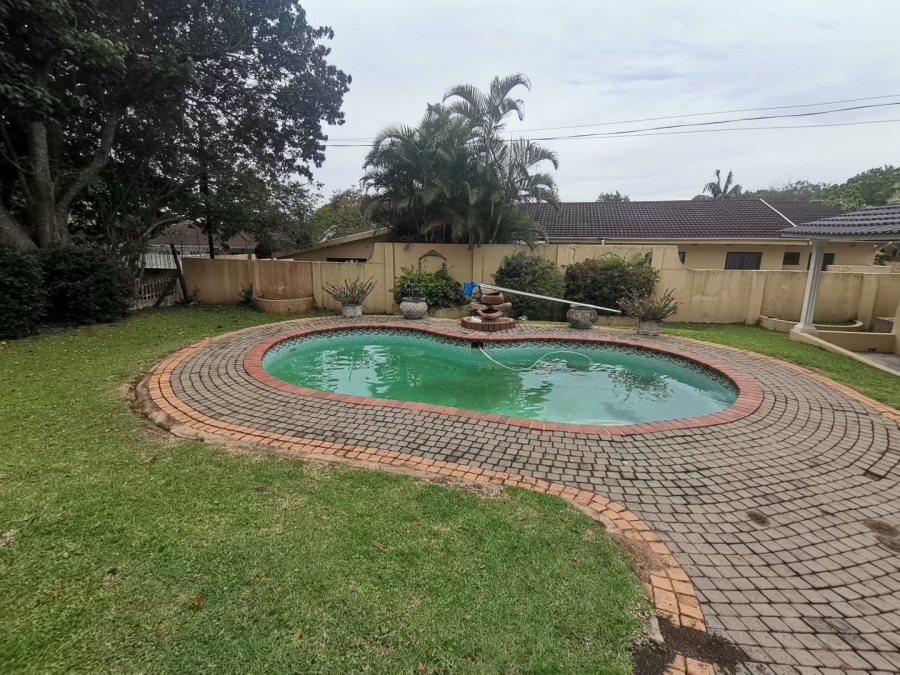 To Let 6 Bedroom Property for Rent in Margate KwaZulu-Natal