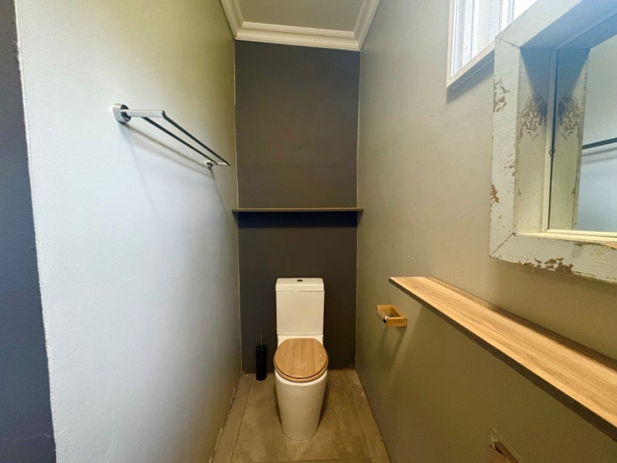 5 Bedroom Property for Sale in Umtentweni KwaZulu-Natal
