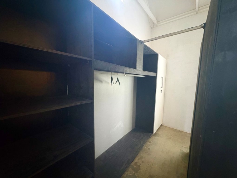 5 Bedroom Property for Sale in Umtentweni KwaZulu-Natal