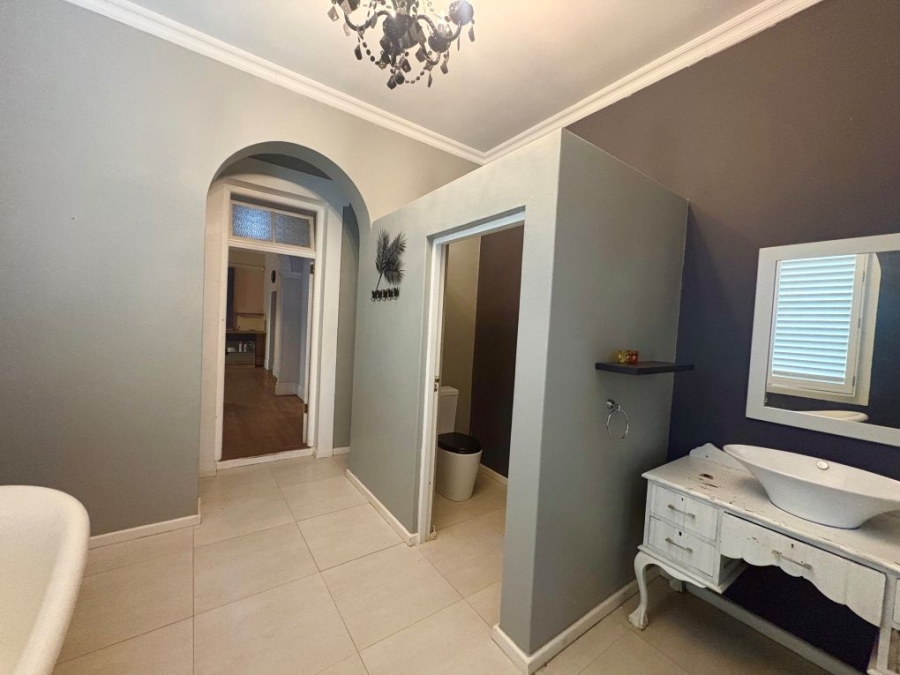 5 Bedroom Property for Sale in Umtentweni KwaZulu-Natal