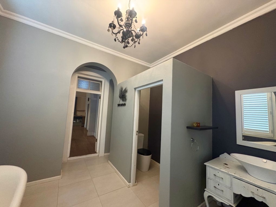 5 Bedroom Property for Sale in Umtentweni KwaZulu-Natal