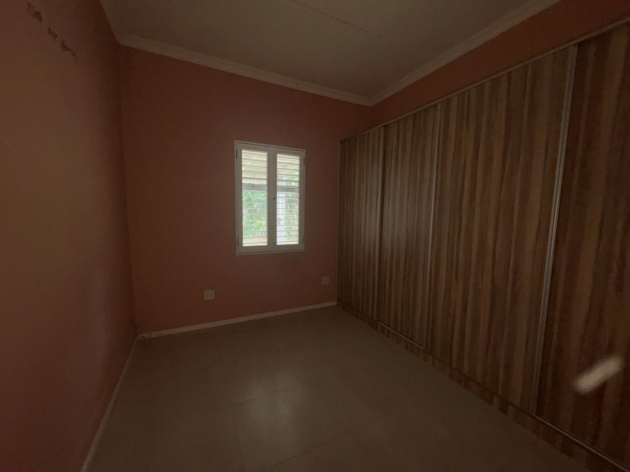 5 Bedroom Property for Sale in Umtentweni KwaZulu-Natal