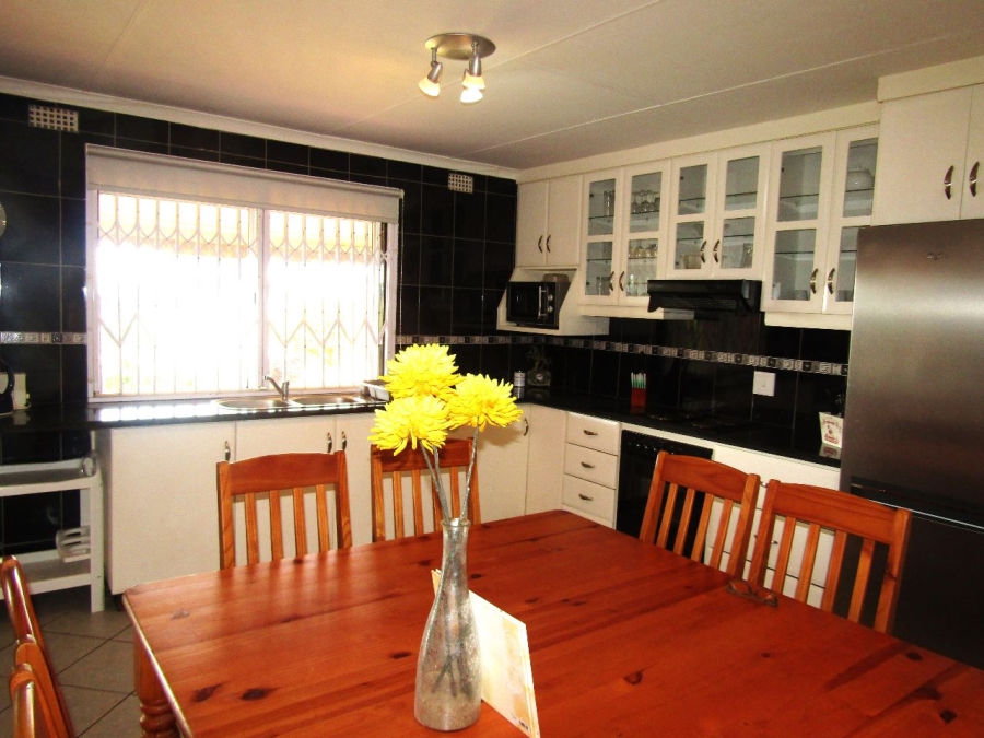 8 Bedroom Property for Sale in Elysium KwaZulu-Natal