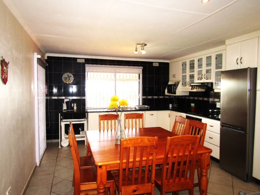 8 Bedroom Property for Sale in Elysium KwaZulu-Natal