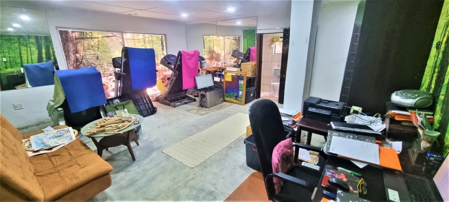 4 Bedroom Property for Sale in Sea Park KwaZulu-Natal