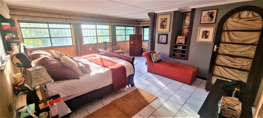 4 Bedroom Property for Sale in Sea Park KwaZulu-Natal