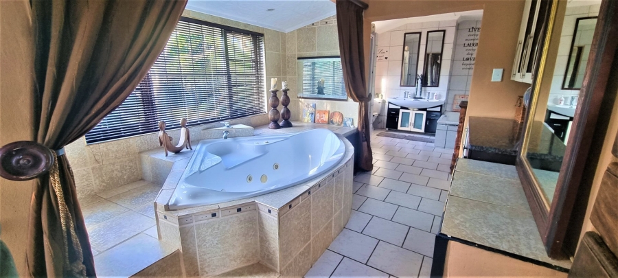 4 Bedroom Property for Sale in Sea Park KwaZulu-Natal