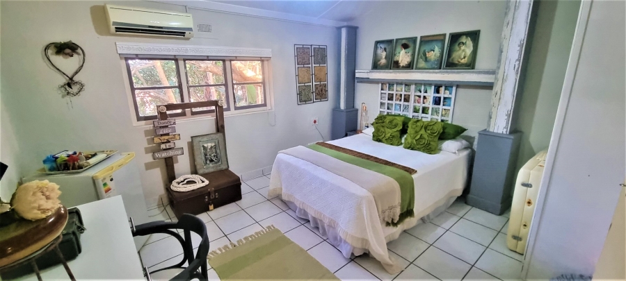 4 Bedroom Property for Sale in Sea Park KwaZulu-Natal