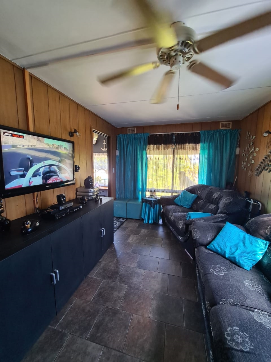 2 Bedroom Property for Sale in Hibberdene KwaZulu-Natal