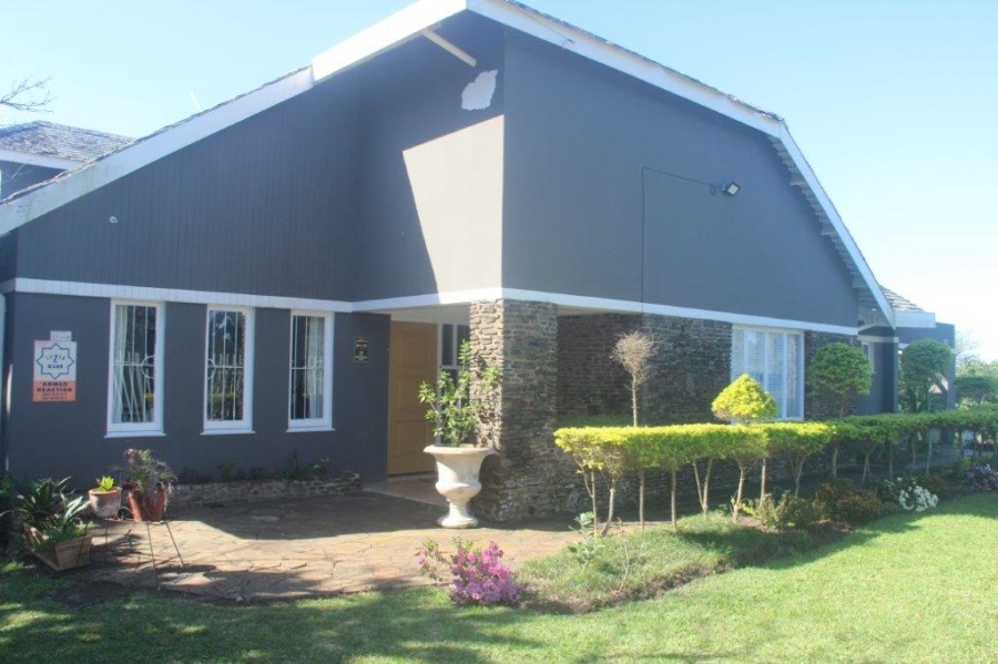5 Bedroom Property for Sale in Umtentweni KwaZulu-Natal