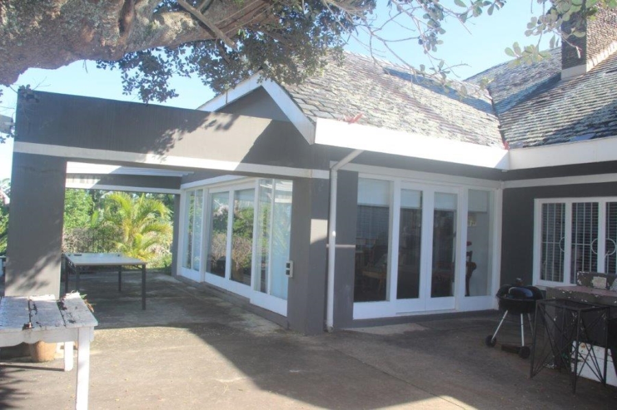 5 Bedroom Property for Sale in Umtentweni KwaZulu-Natal