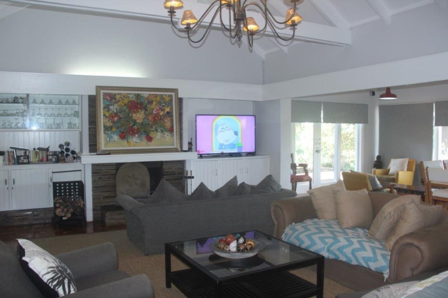 5 Bedroom Property for Sale in Umtentweni KwaZulu-Natal