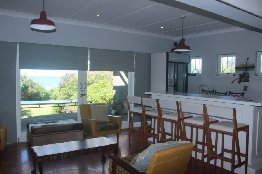 5 Bedroom Property for Sale in Umtentweni KwaZulu-Natal