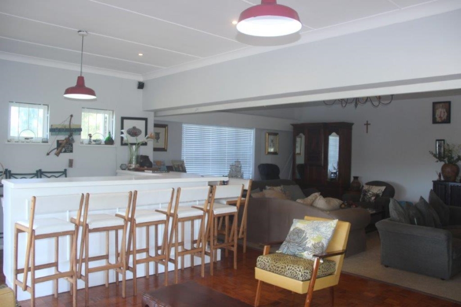 5 Bedroom Property for Sale in Umtentweni KwaZulu-Natal