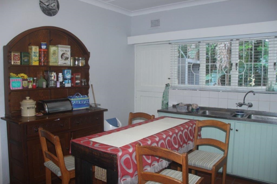 5 Bedroom Property for Sale in Umtentweni KwaZulu-Natal