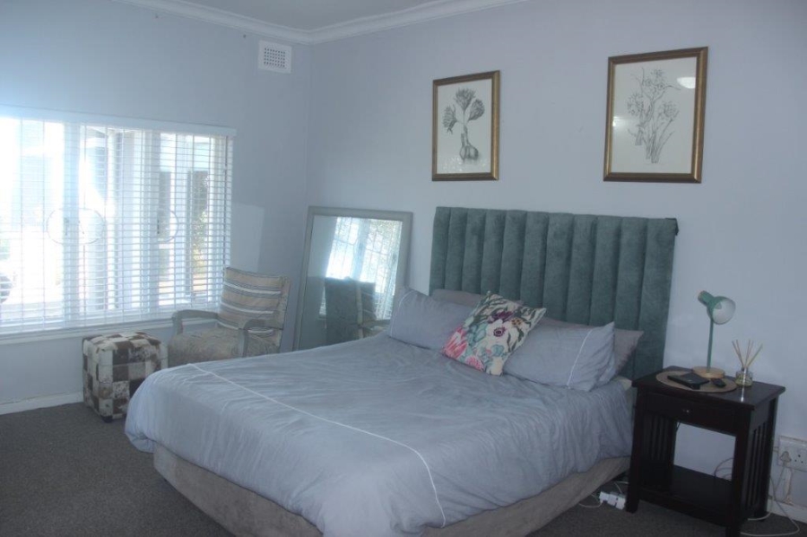 5 Bedroom Property for Sale in Umtentweni KwaZulu-Natal