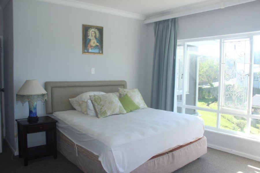 5 Bedroom Property for Sale in Umtentweni KwaZulu-Natal