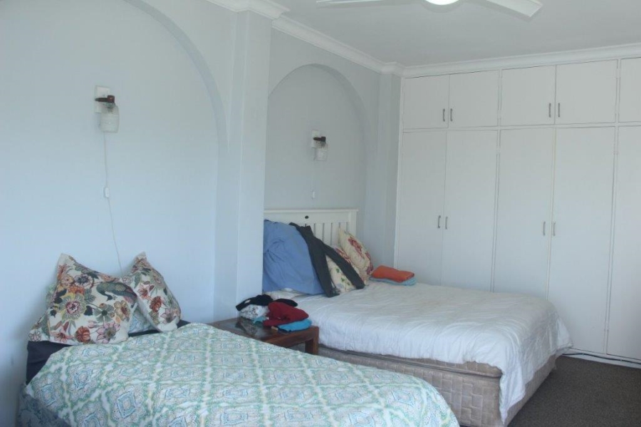 5 Bedroom Property for Sale in Umtentweni KwaZulu-Natal