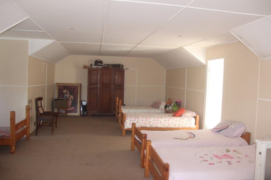 5 Bedroom Property for Sale in Umtentweni KwaZulu-Natal