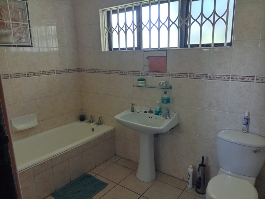 3 Bedroom Property for Sale in Sea Park KwaZulu-Natal
