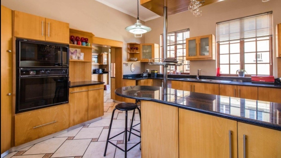 6 Bedroom Property for Sale in Dawncliffe KwaZulu-Natal