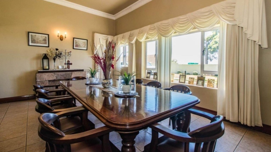 6 Bedroom Property for Sale in Dawncliffe KwaZulu-Natal