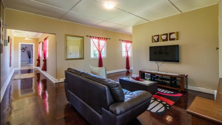 6 Bedroom Property for Sale in Dawncliffe KwaZulu-Natal
