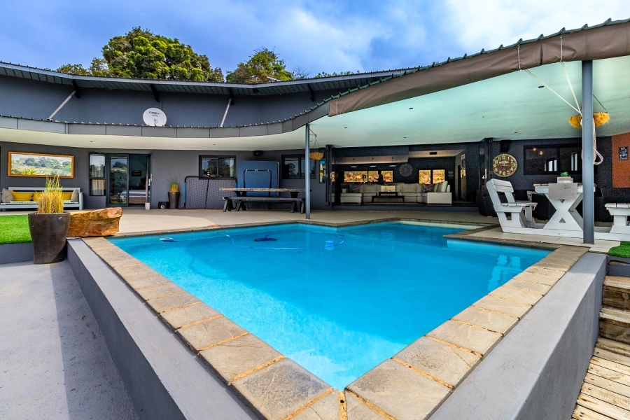 6 Bedroom Property for Sale in Crestholme KwaZulu-Natal