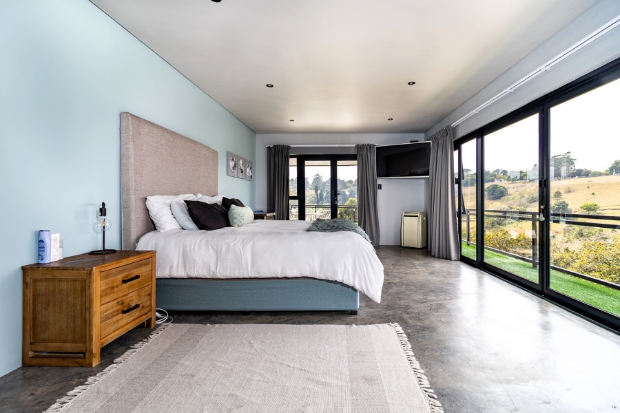 6 Bedroom Property for Sale in Crestholme KwaZulu-Natal