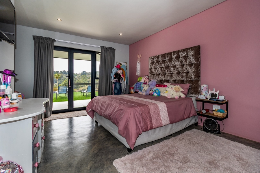 6 Bedroom Property for Sale in Crestholme KwaZulu-Natal