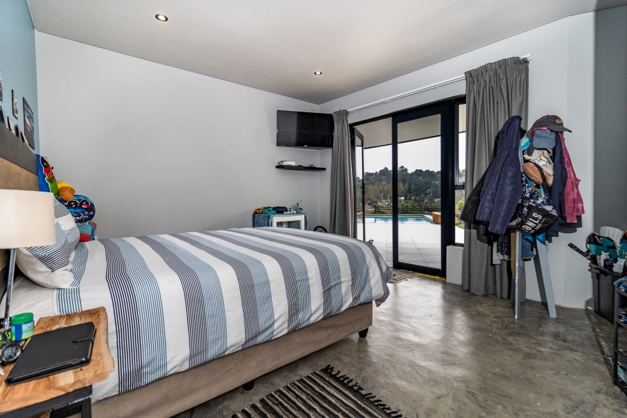 6 Bedroom Property for Sale in Crestholme KwaZulu-Natal