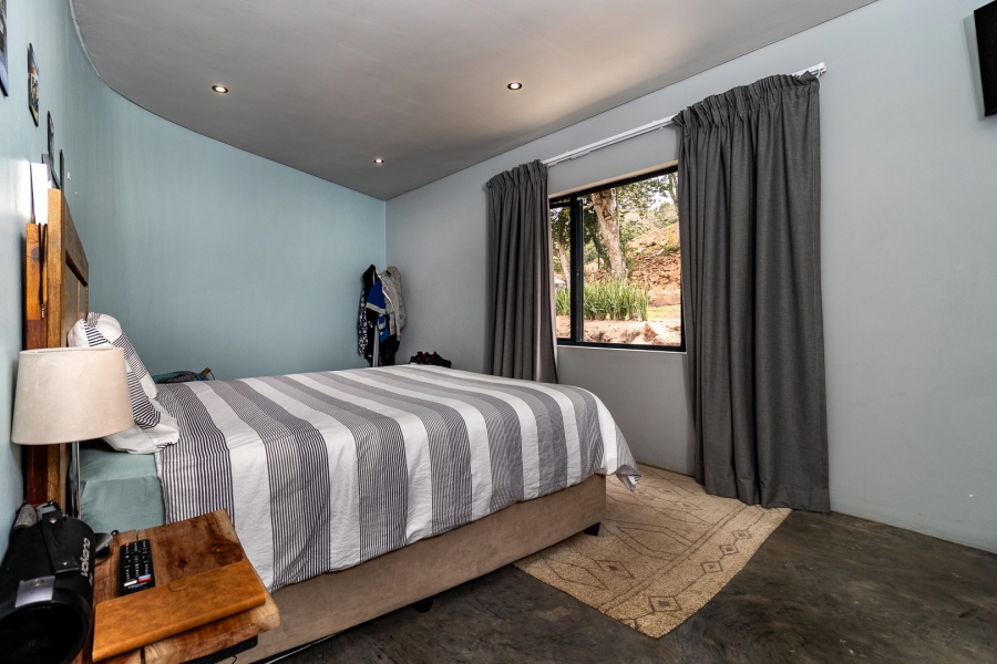 6 Bedroom Property for Sale in Crestholme KwaZulu-Natal