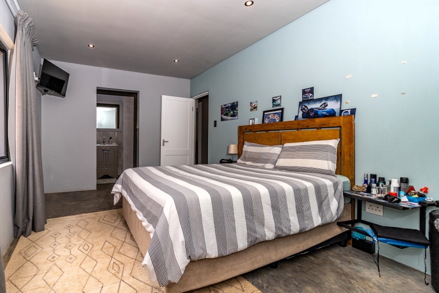 6 Bedroom Property for Sale in Crestholme KwaZulu-Natal