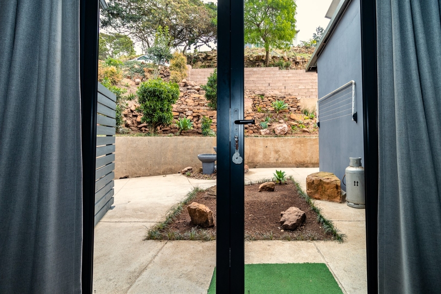 6 Bedroom Property for Sale in Crestholme KwaZulu-Natal