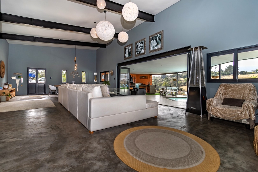 6 Bedroom Property for Sale in Crestholme KwaZulu-Natal