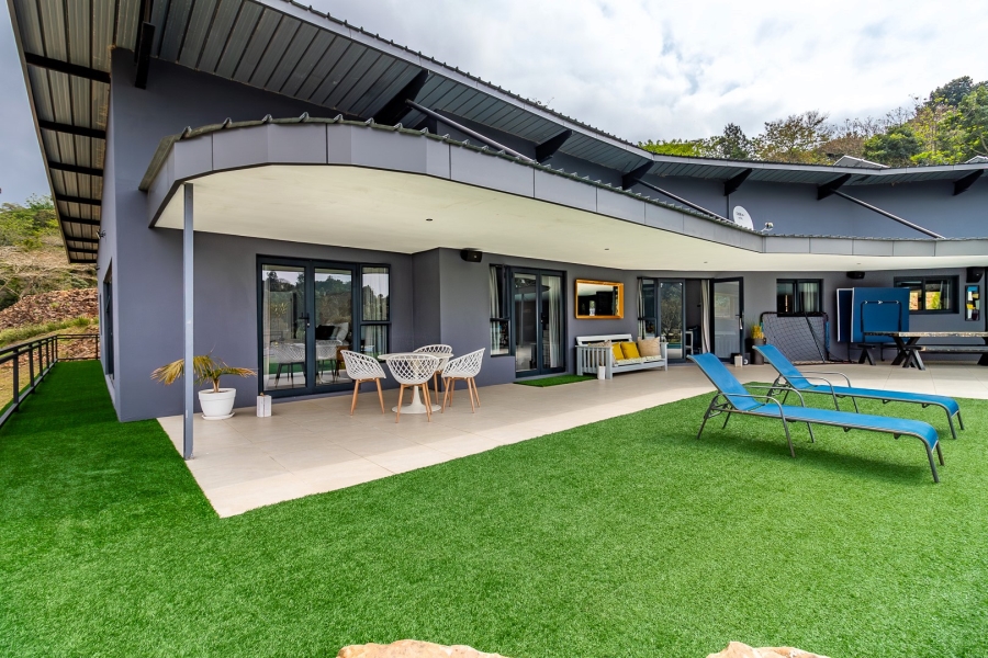 6 Bedroom Property for Sale in Crestholme KwaZulu-Natal