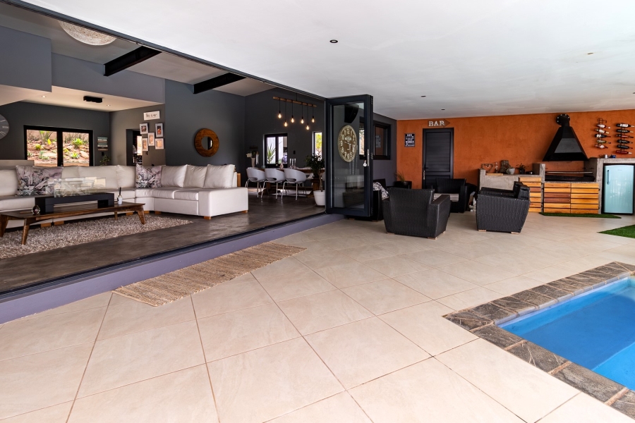 6 Bedroom Property for Sale in Crestholme KwaZulu-Natal