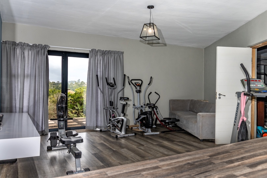 6 Bedroom Property for Sale in Crestholme KwaZulu-Natal