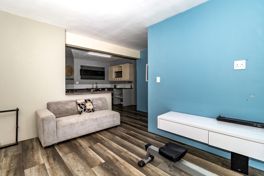 6 Bedroom Property for Sale in Crestholme KwaZulu-Natal